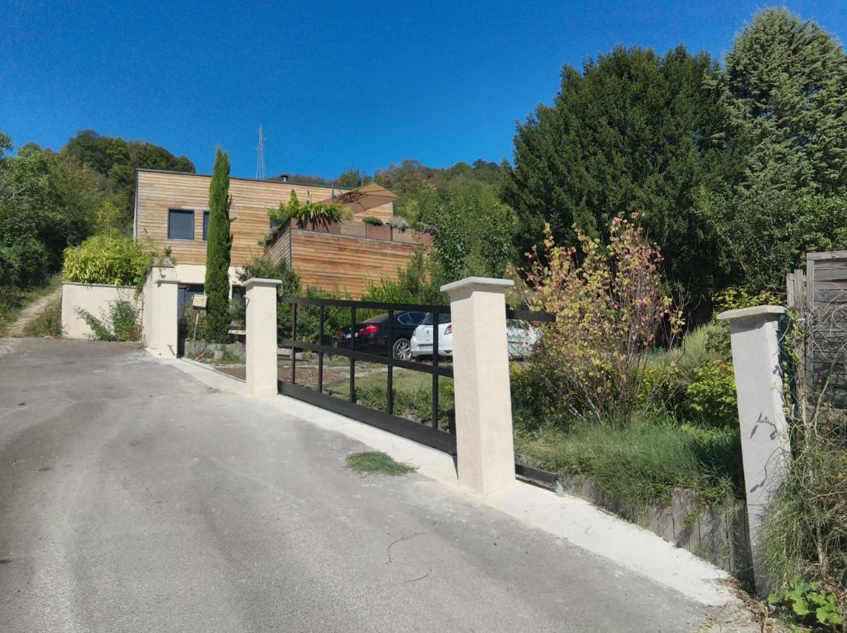 Maison D'Architecte Avec Vue Sur Sens Paron Exterior photo